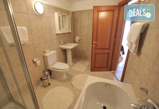 Великден на брега на Охридското езеро: 2 или 3  нощувки със закуски и вечери в хотел Sileks 4*, със собствен транспорт! - Снимка 4